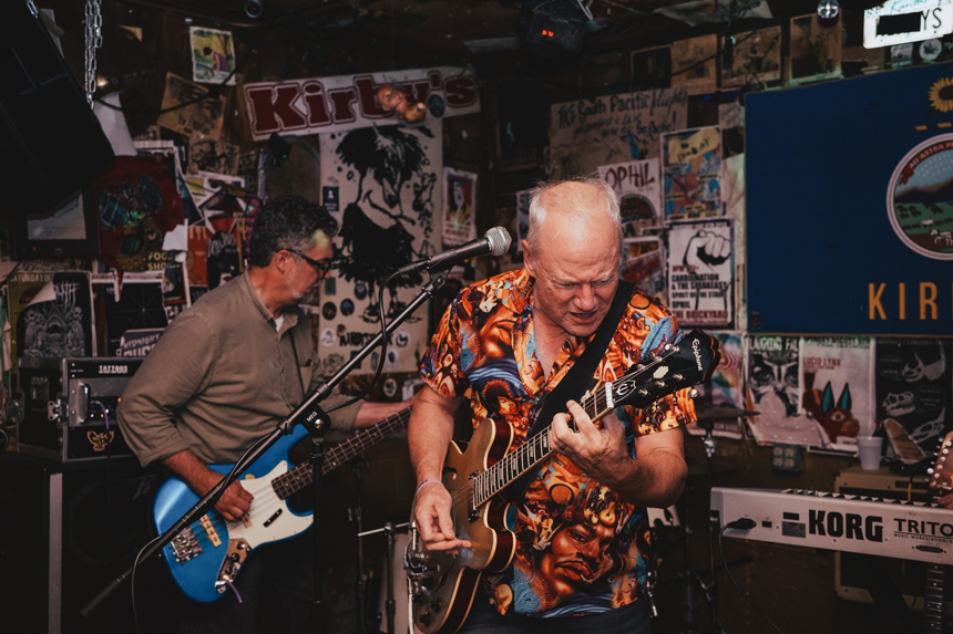 558297312_137644557#2518764